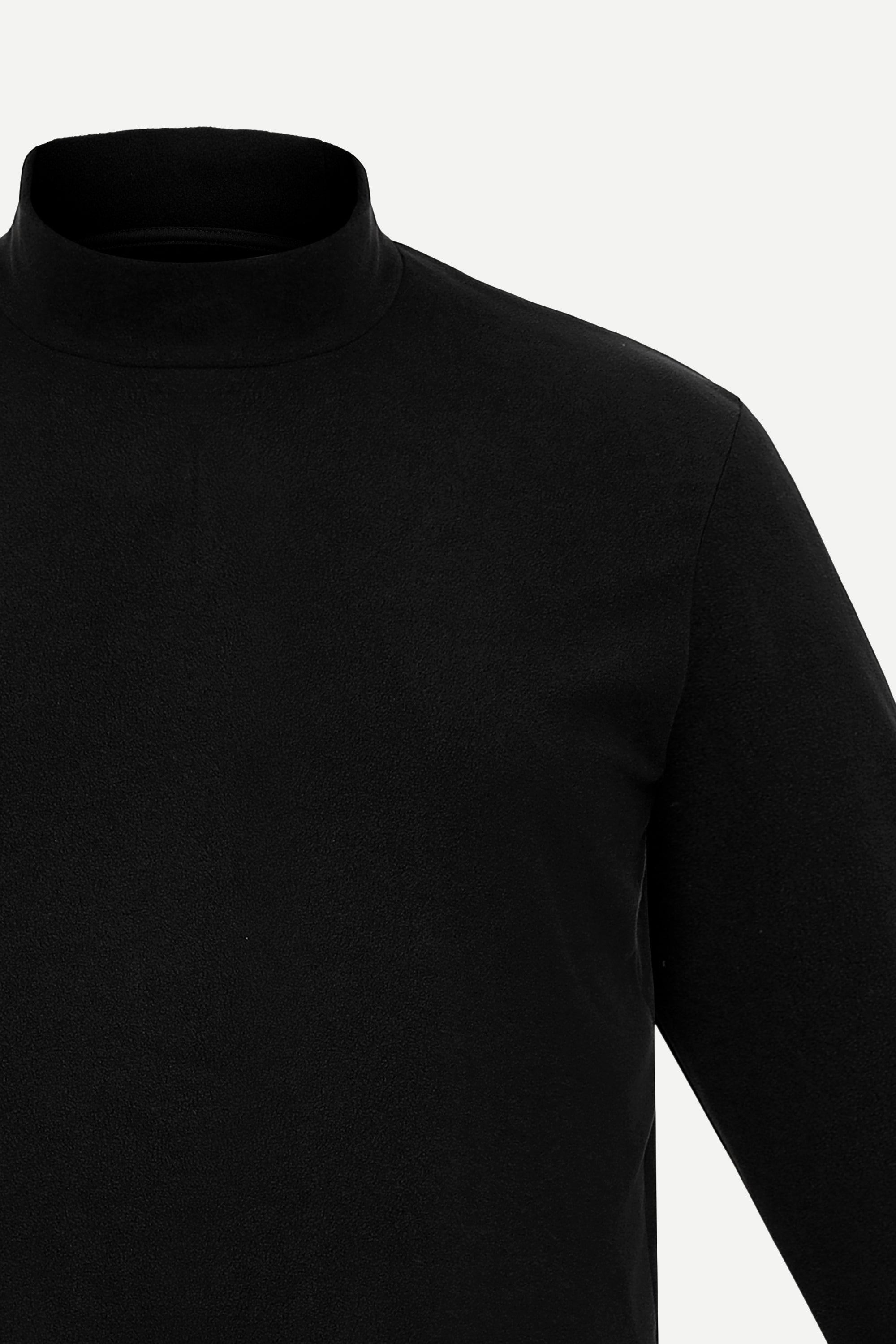 Black Fluidic™ T-Neck, body-hugging fit in 4-way stretch knit