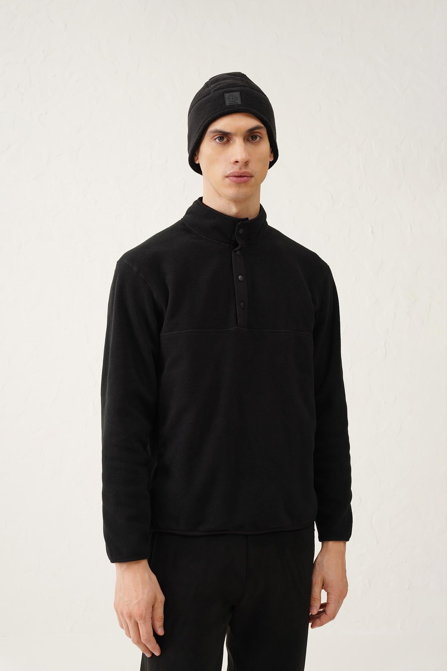 Basic Fleece Pullover