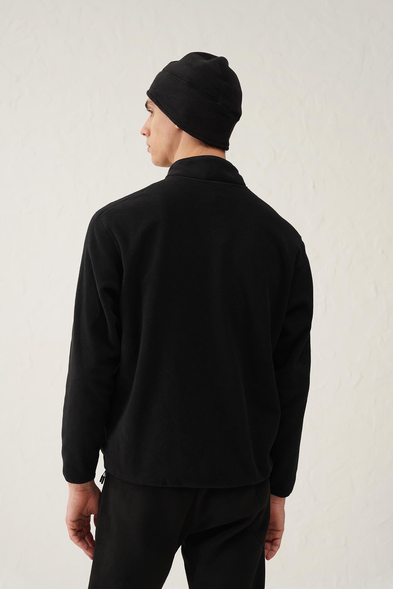 Basic Fleece Pullover