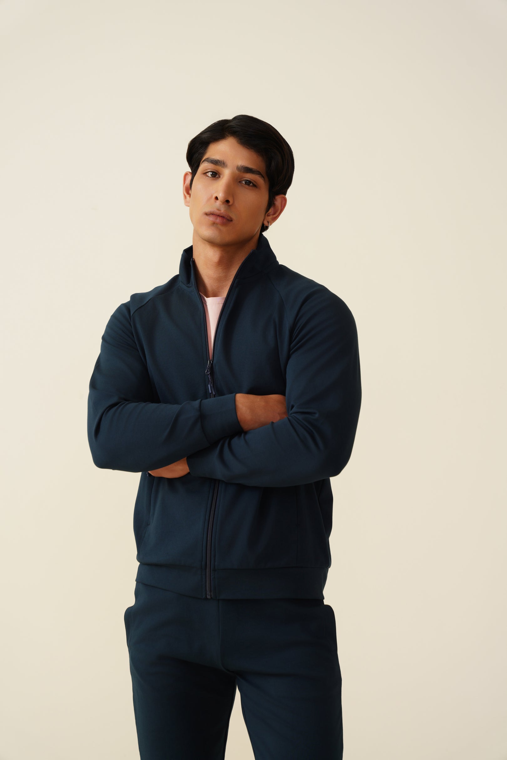All-Weather Zipper – Adaptive Comfort for Every Climate