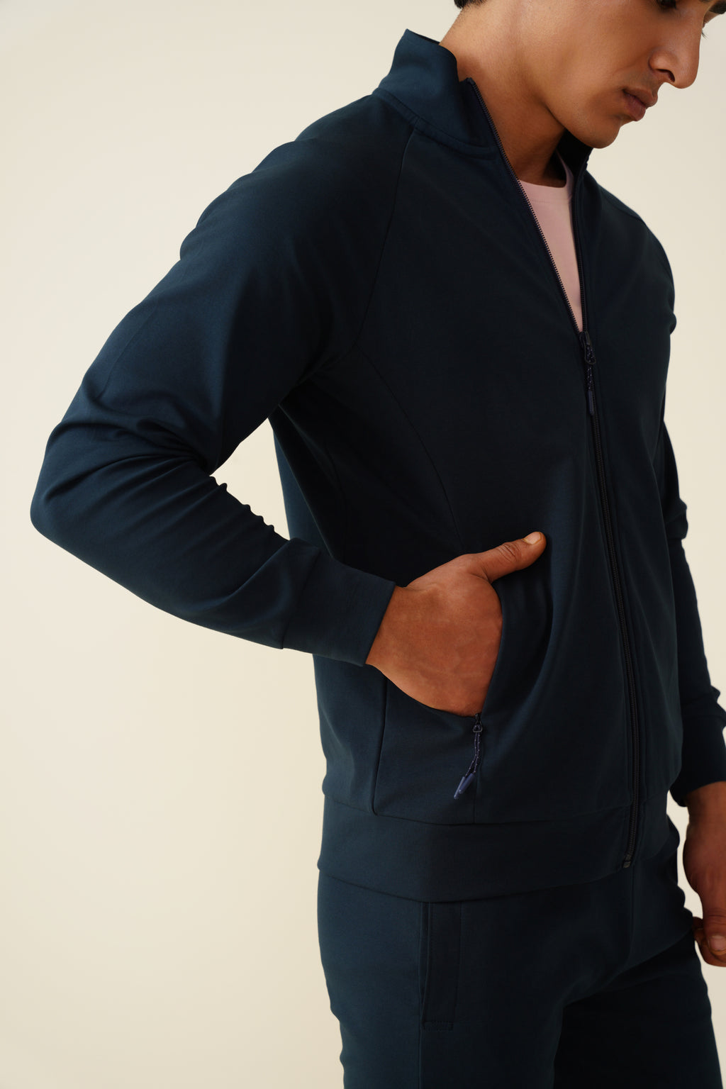 All-Weather Zipper – Adaptive Comfort for Every Climate