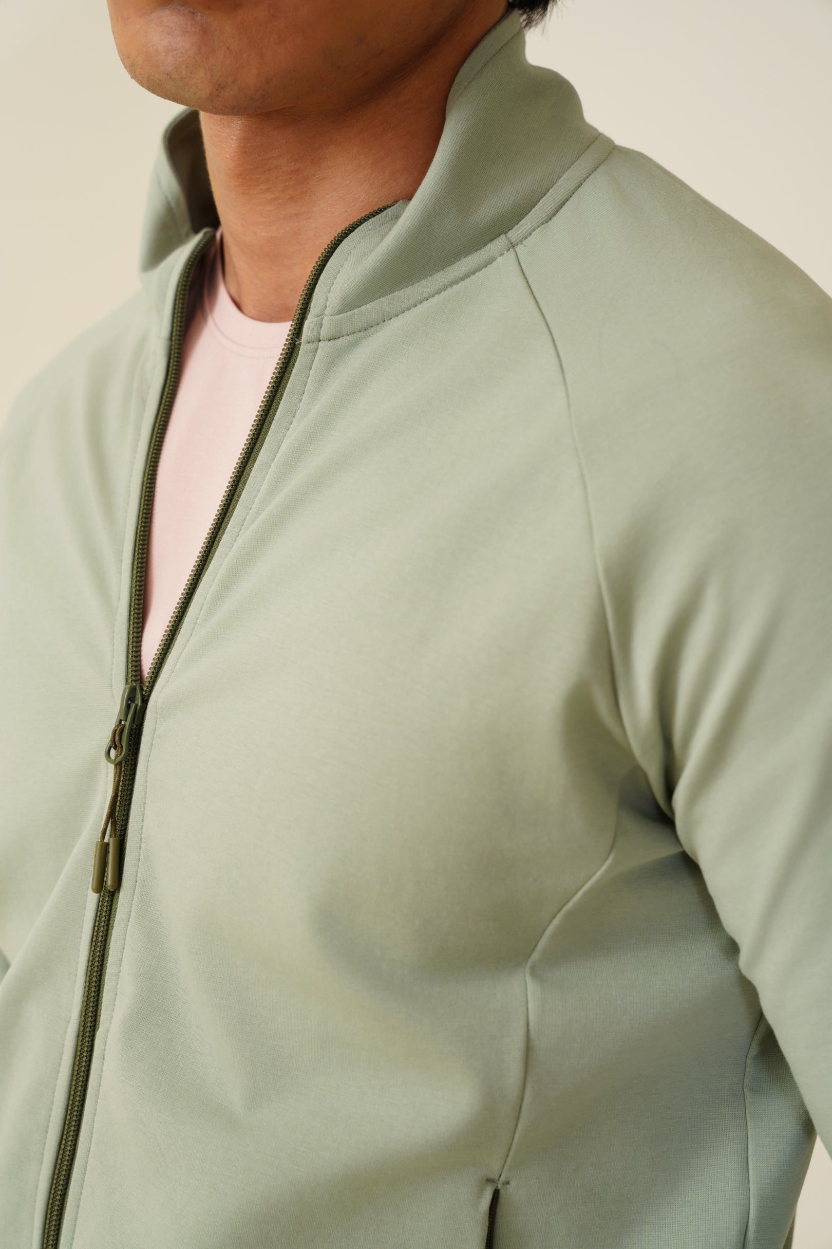 All-Weather Zipper – Adaptive Comfort for Every Climate
