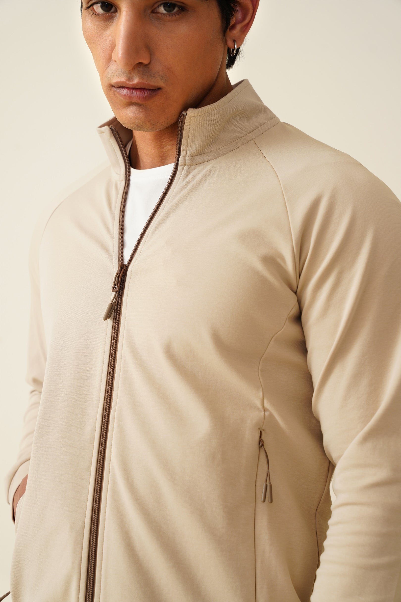 All-Weather Zipper – Adaptive Comfort for Every Climate