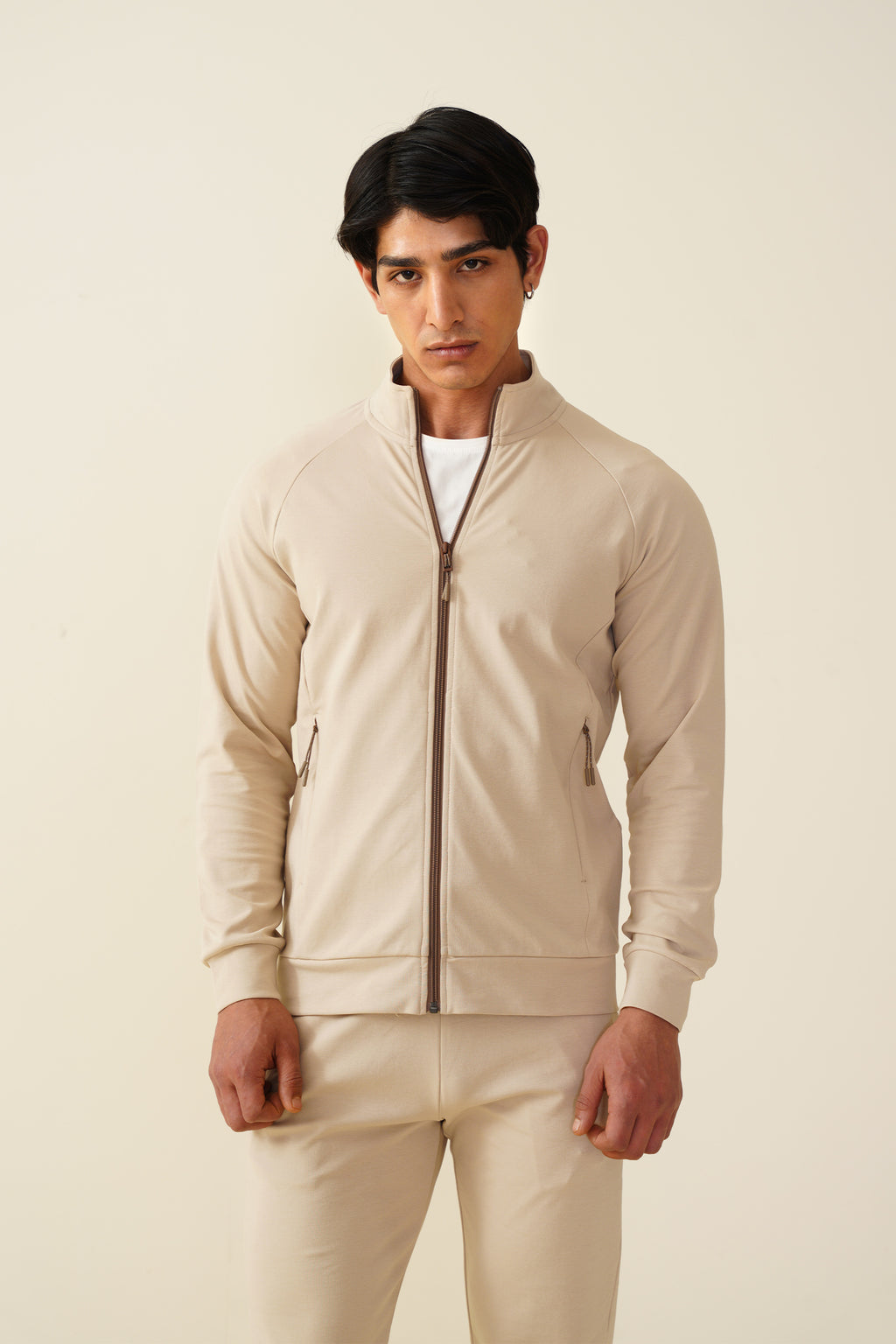 All-Weather Zipper – Adaptive Comfort for Every Climate