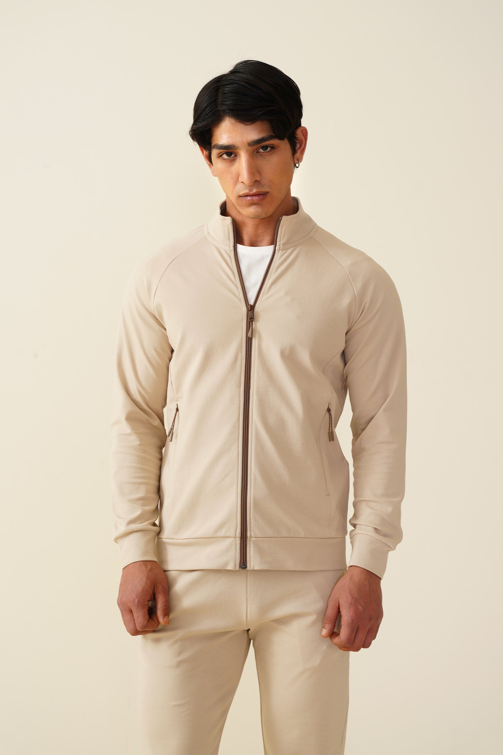 All-Weather Zipper – Adaptive Comfort for Every Climate