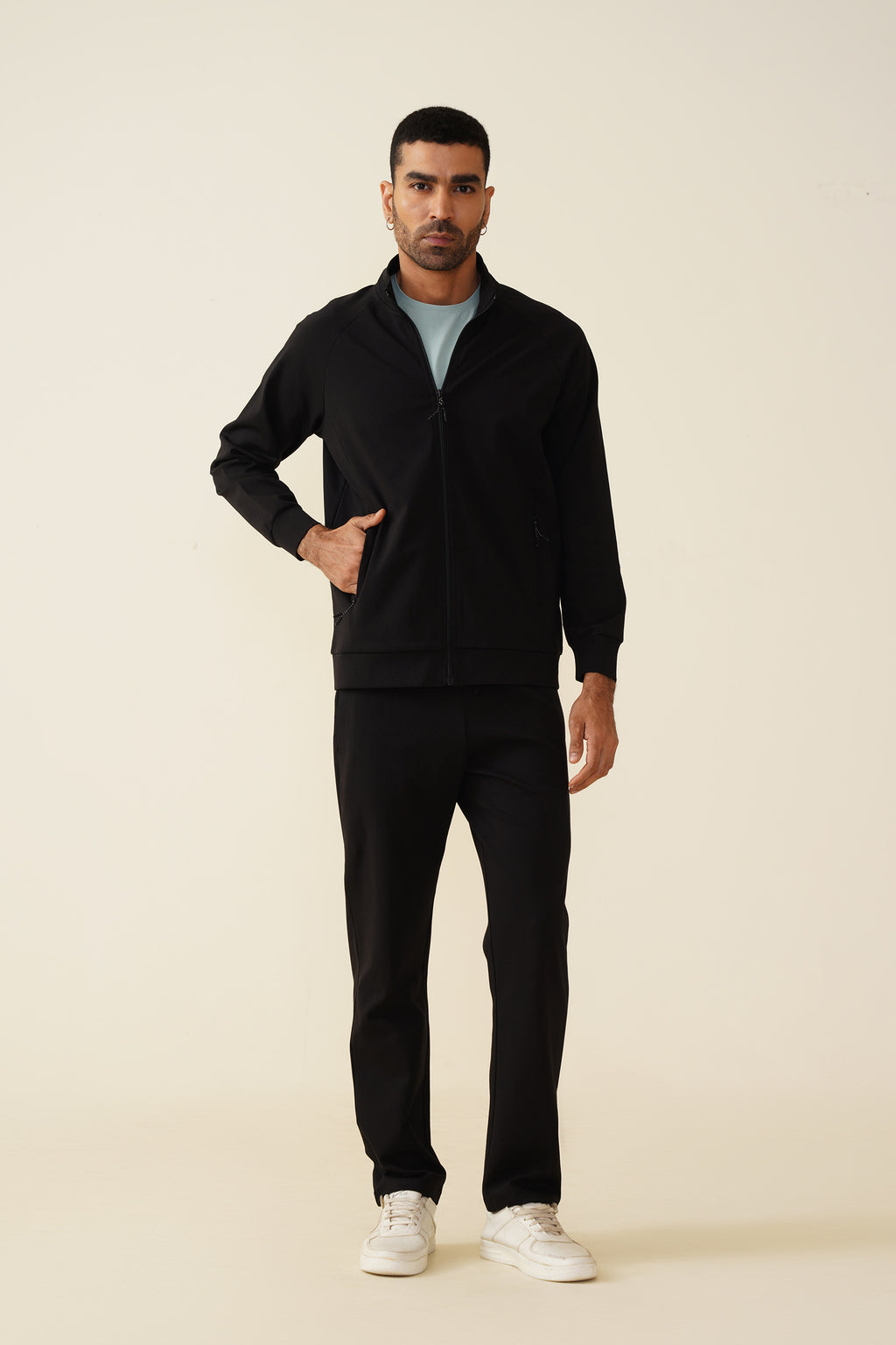 All-Weather Zipper – Adaptive Comfort for Every Climate