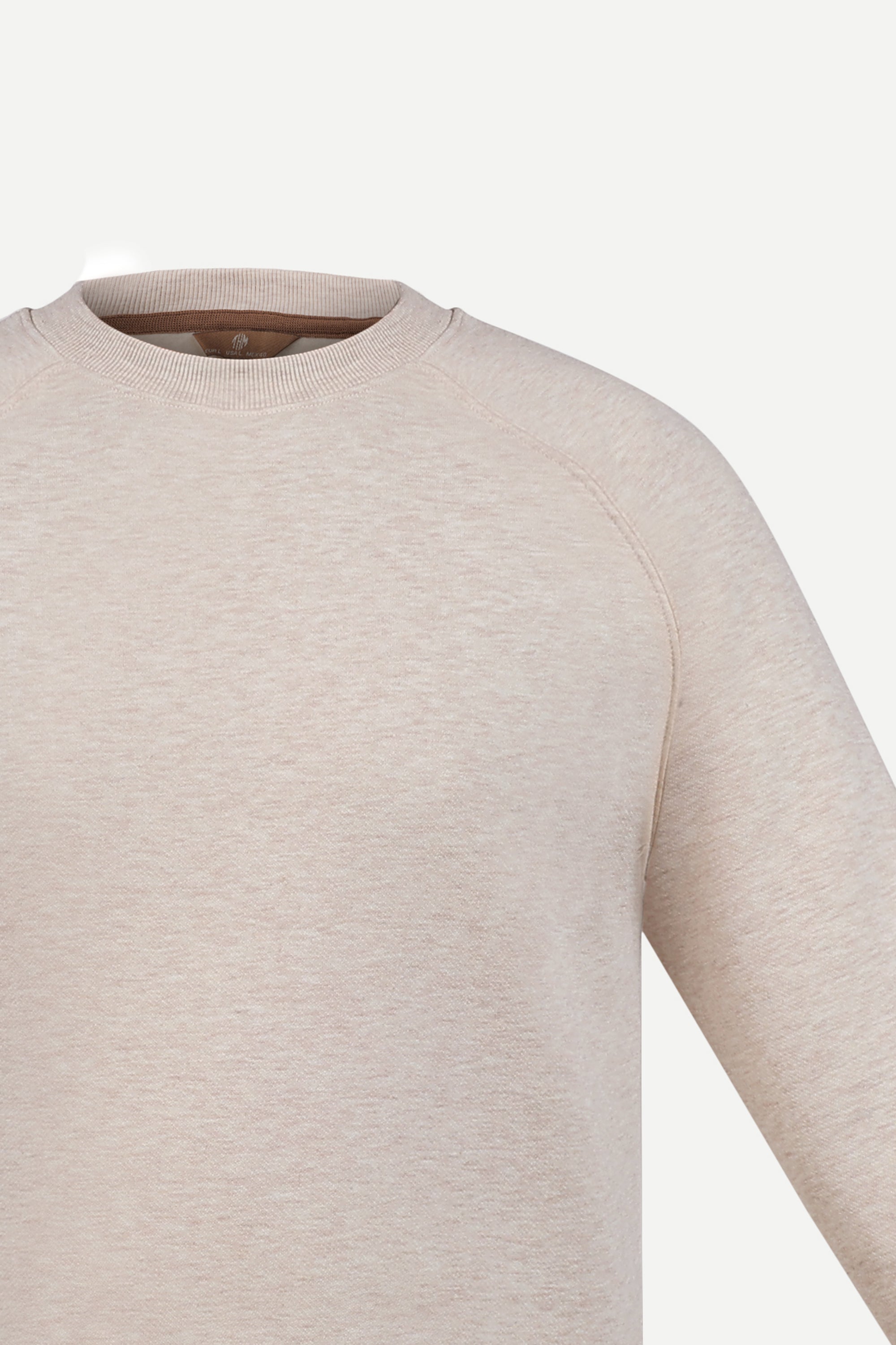 THM Crew Neck Sweatshirt Series IX in Ecru, close-up of the ribbed collar and raglan sleeve