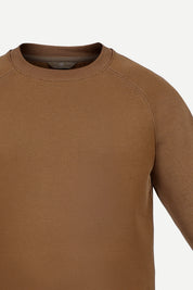 THM Crew Neck Sweatshirt Series IX in Khaki, close-up of the ribbed collar and raglan sleeve